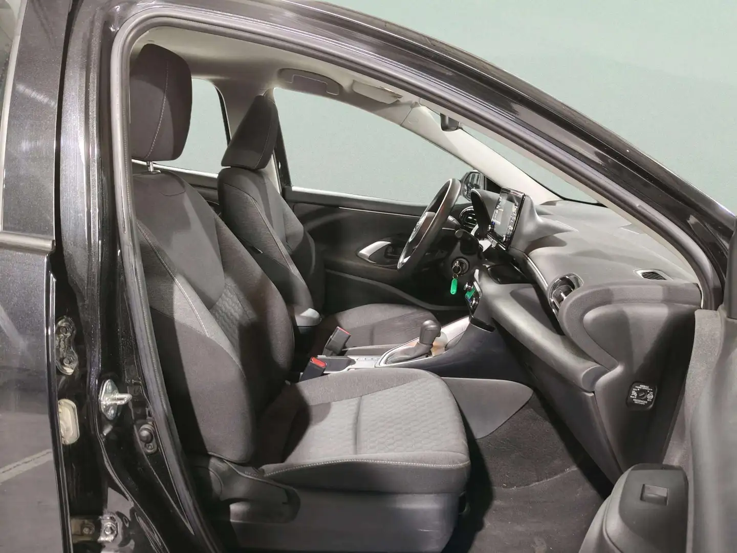 Foto Toyota Yaris Toyota Yaris 120H Business Plus (116 CV)