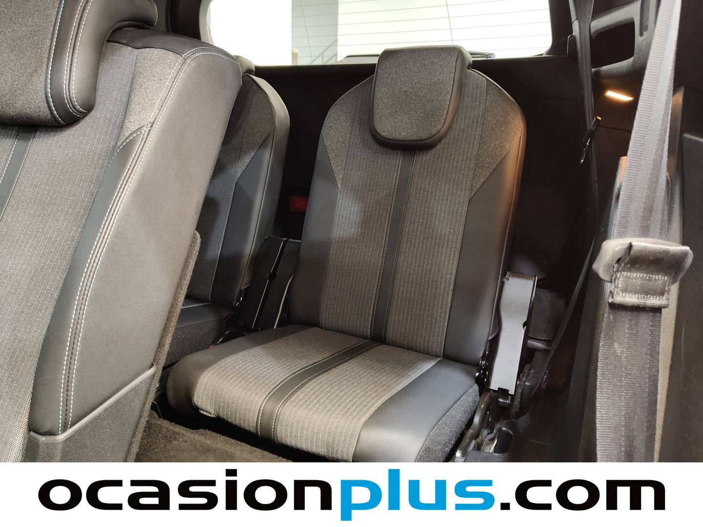 Extras y acabados del Peugeot 5008 Hybrid Peugeot 5008 Hybrid 1.2 Allure Pack eDCS6 (136 CV) 7 Plazas