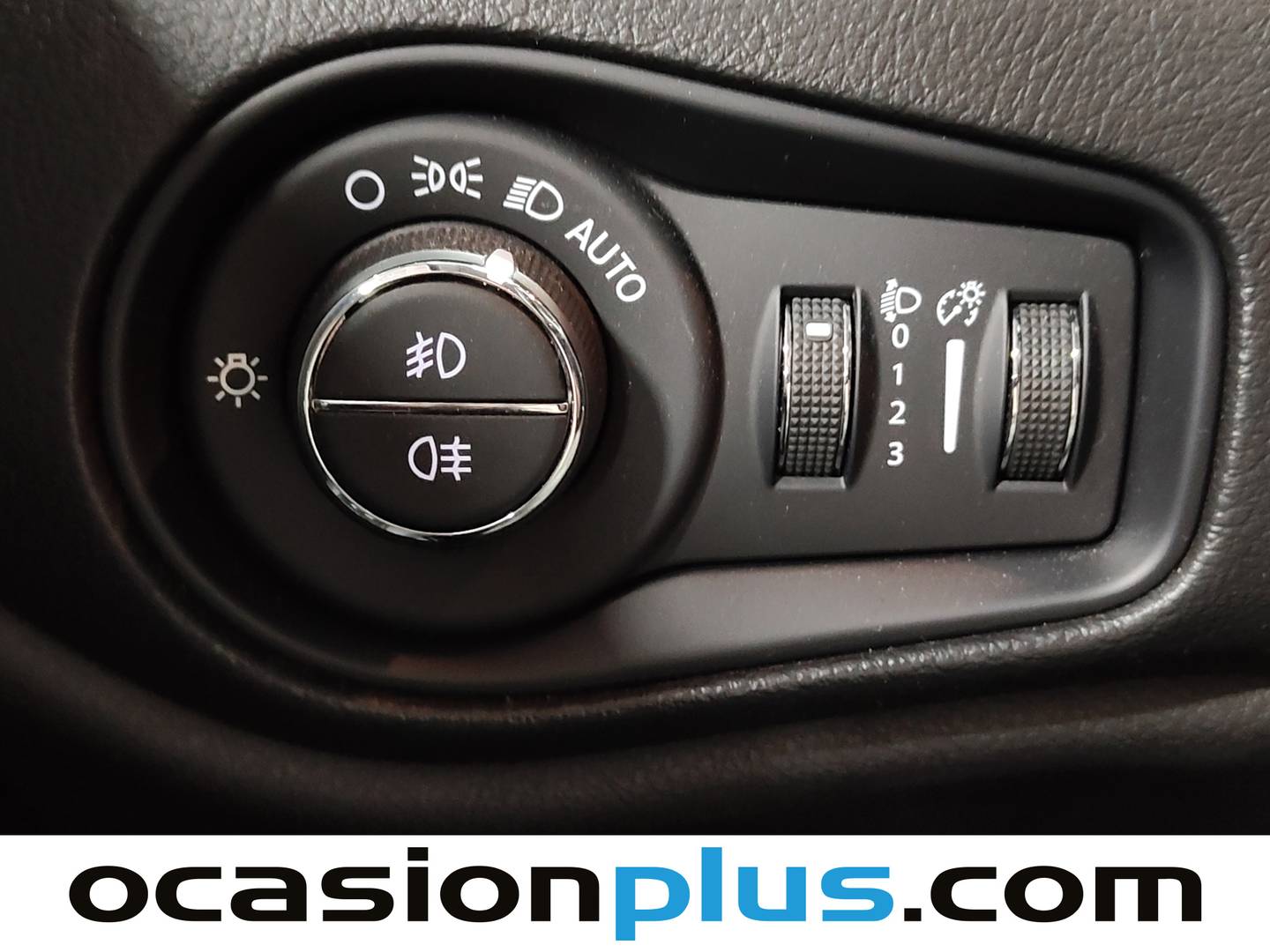 Acabados Jeep Renegade Jeep Renegade 1.0G Night Eagle II 4x2 (120 CV)