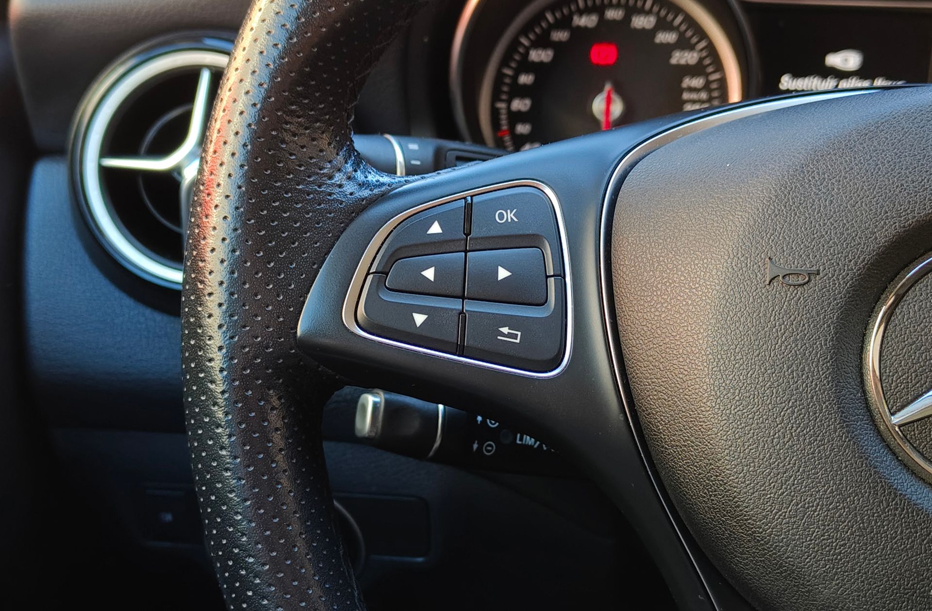 Mercedes-Benz GLA 200 - foto 26