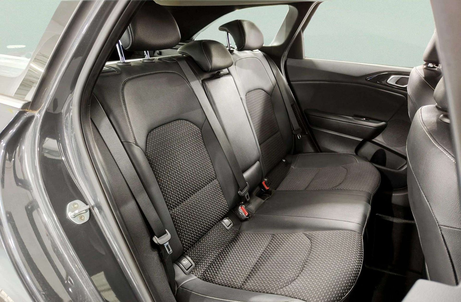 Kia Ceed 1.6 GDi PHEV E-Tech - foto 19