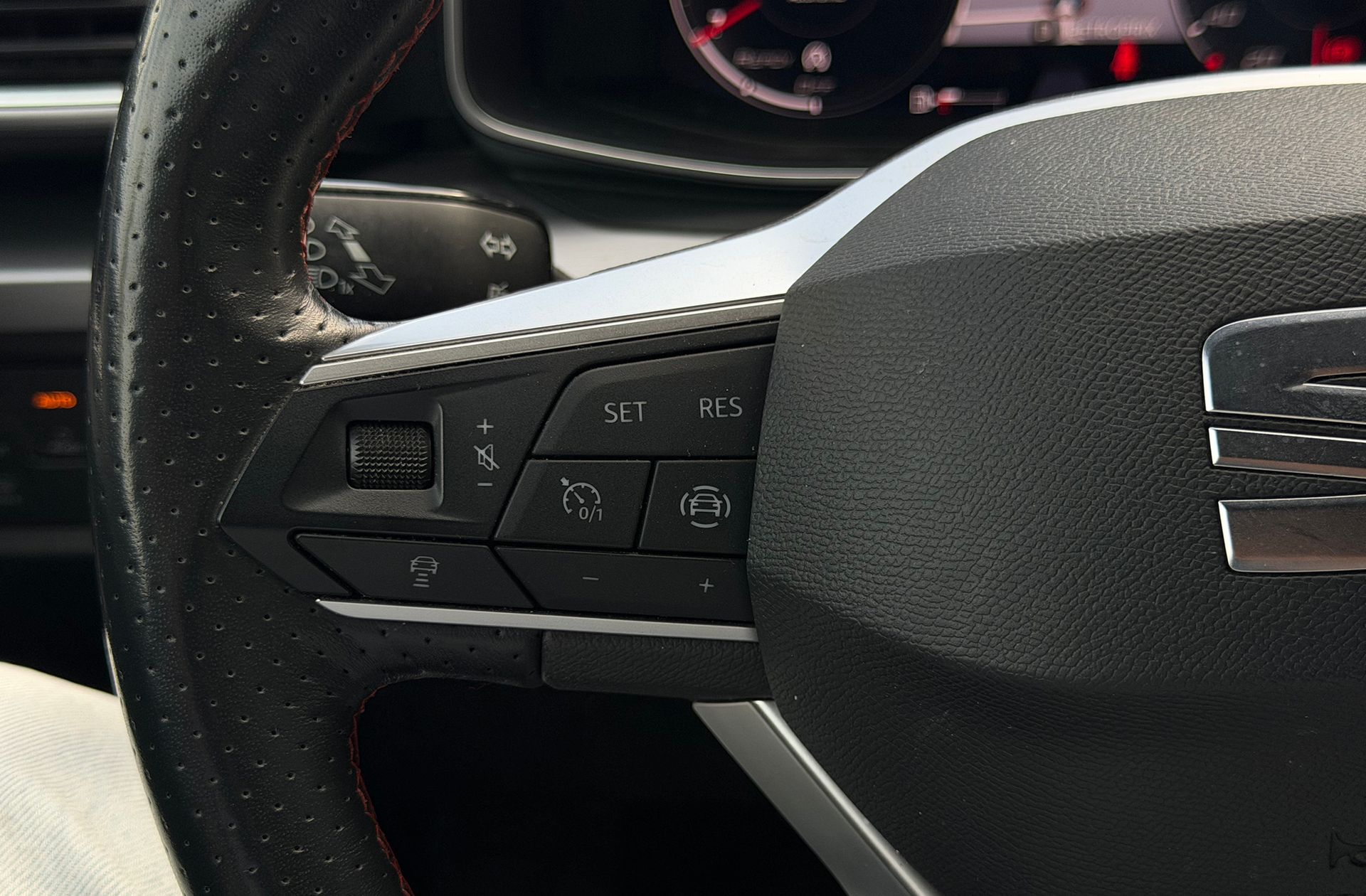 SEAT León 1.0 TSI FR 25 Aniversario - foto 28