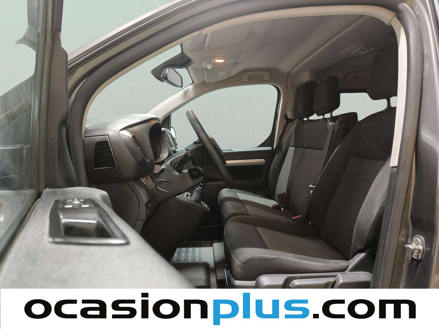 Foto asientos delanteros Citroën Spacetourer Citroën Spacetourer BlueHDi 140 Talla M Business (145 CV) 9 plazas