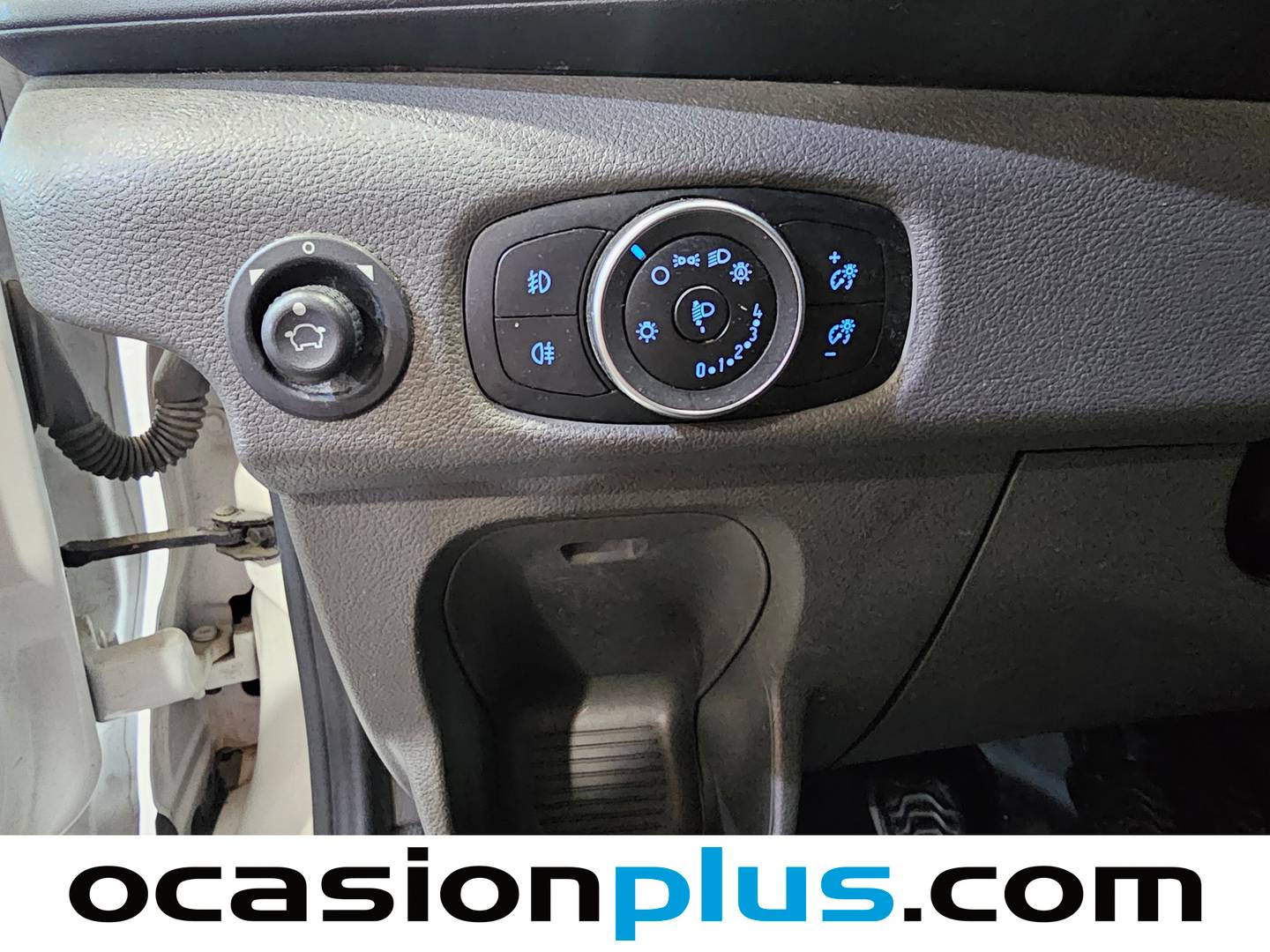 Equipamiento del Ford Transit Ford Transit Kombi 350 L2H2 Trend (130 CV)