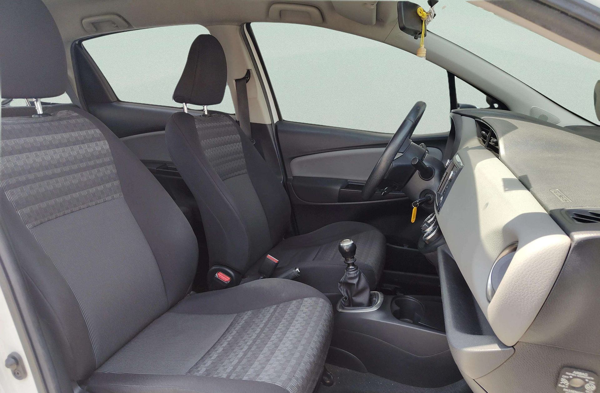 Toyota Yaris 1.3 100 Active - foto 15
