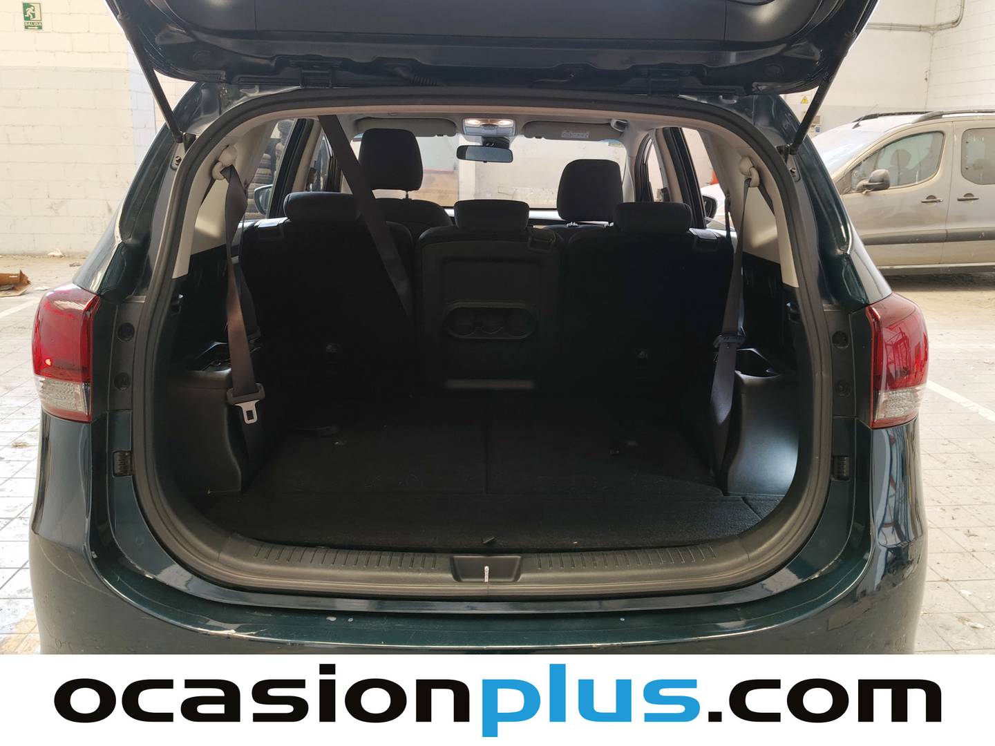 Fotos maletero KIA Carens KIA Carens 1.7 CRDi VGT Concept Eco-Dynamics (115 CV) 7 Plazas