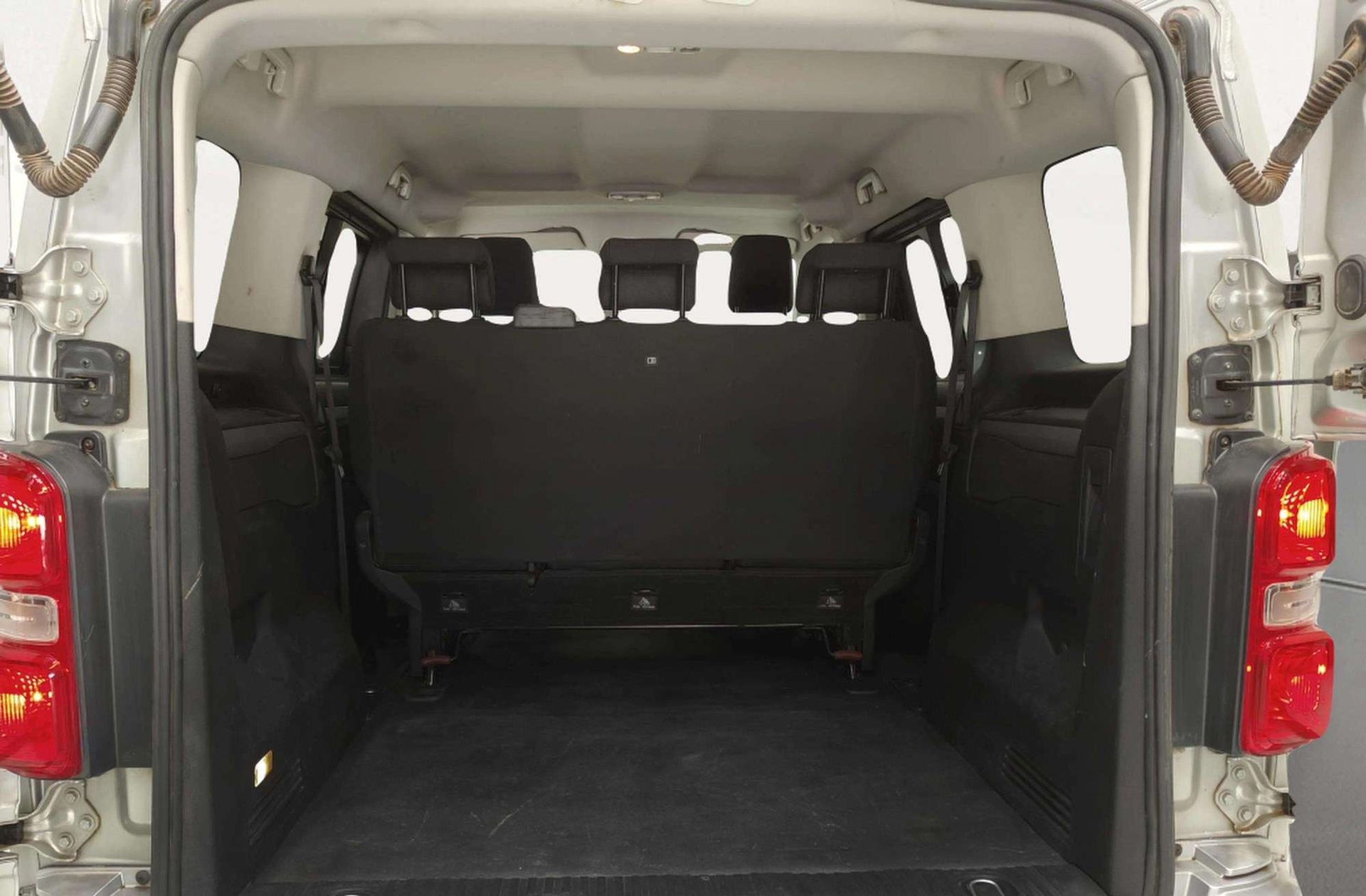 Peugeot Traveller 1.6 BlueHDi Business Compact - foto 14