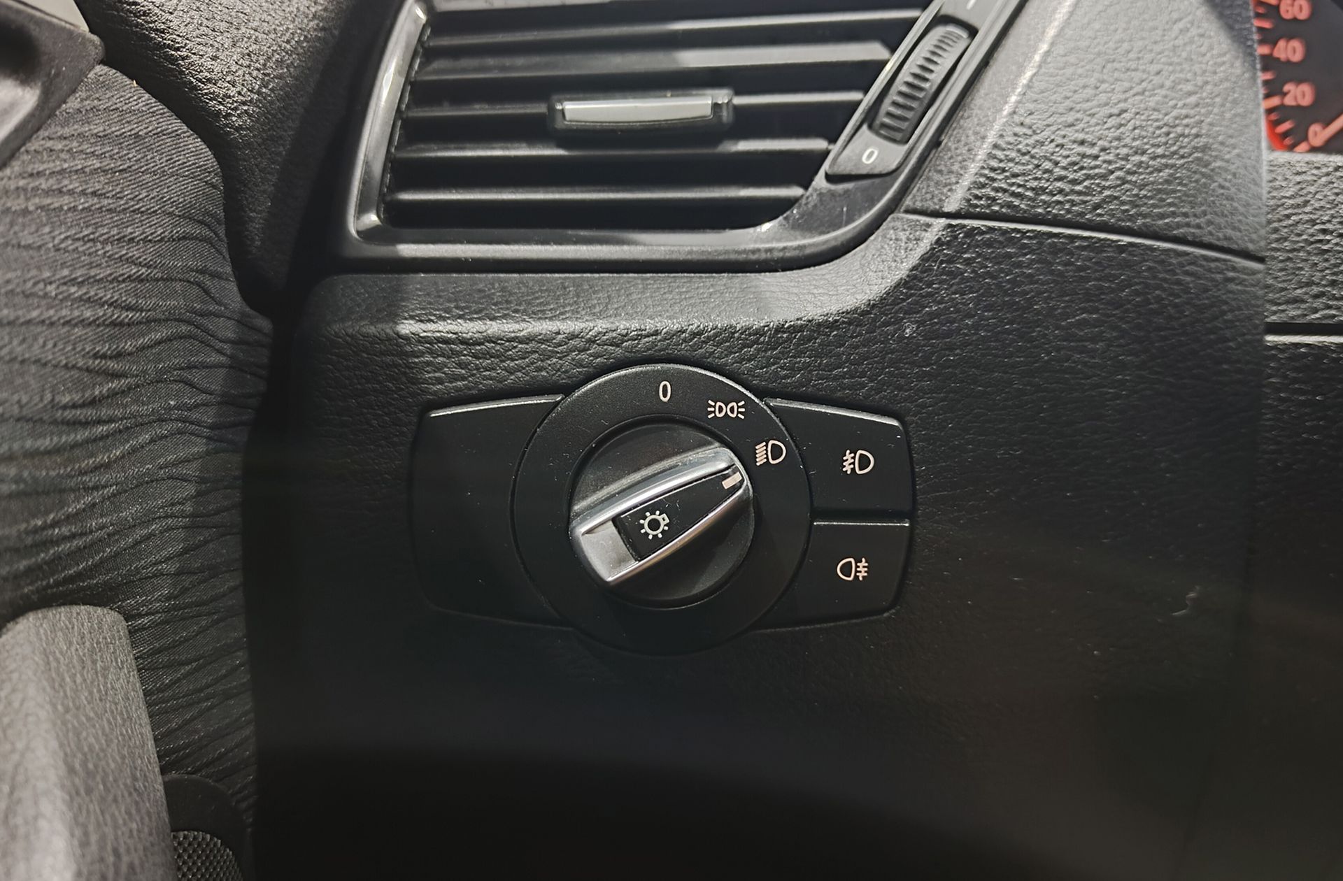BMW X1 sDrive18d - foto 22