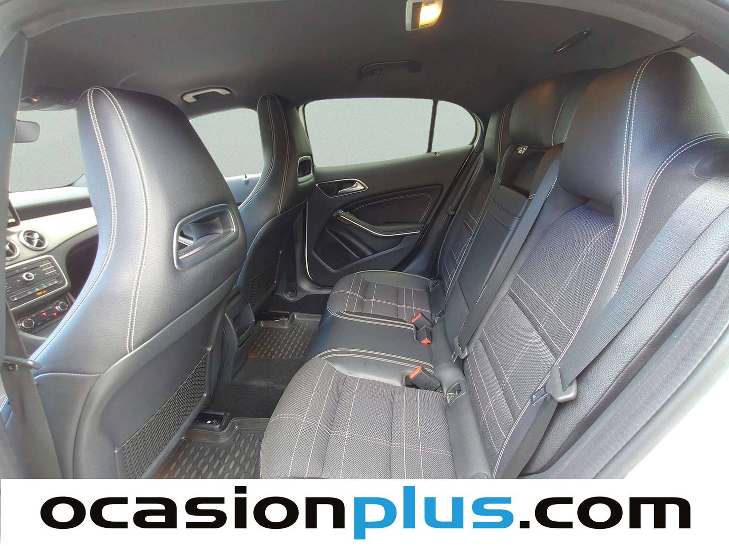 Foto asientos traseros Mercedes GLA Mercedes GLA 200 d AMG Line (136 CV)