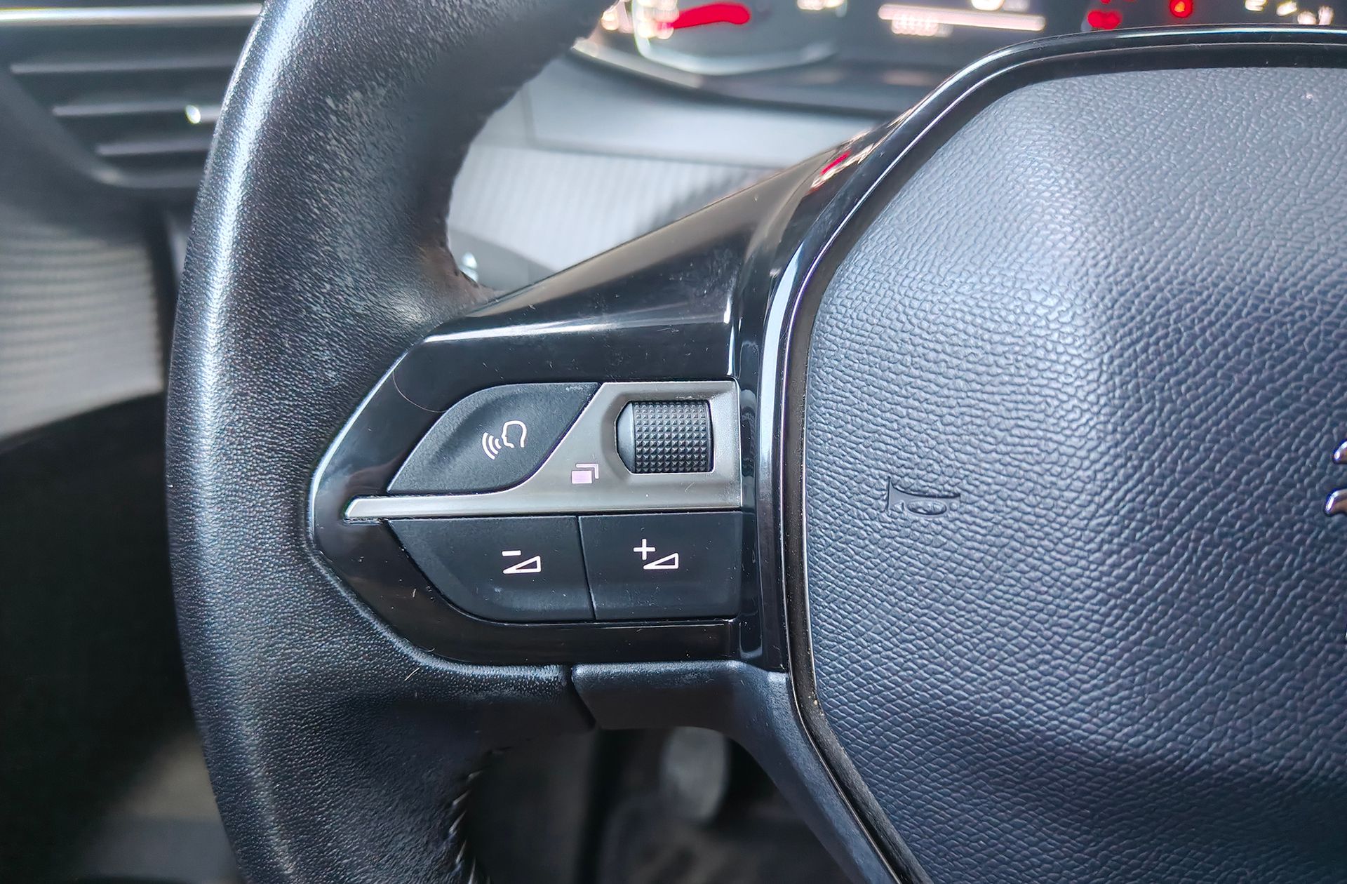 Peugeot 208 PureTech 100 Active Pack - foto 26