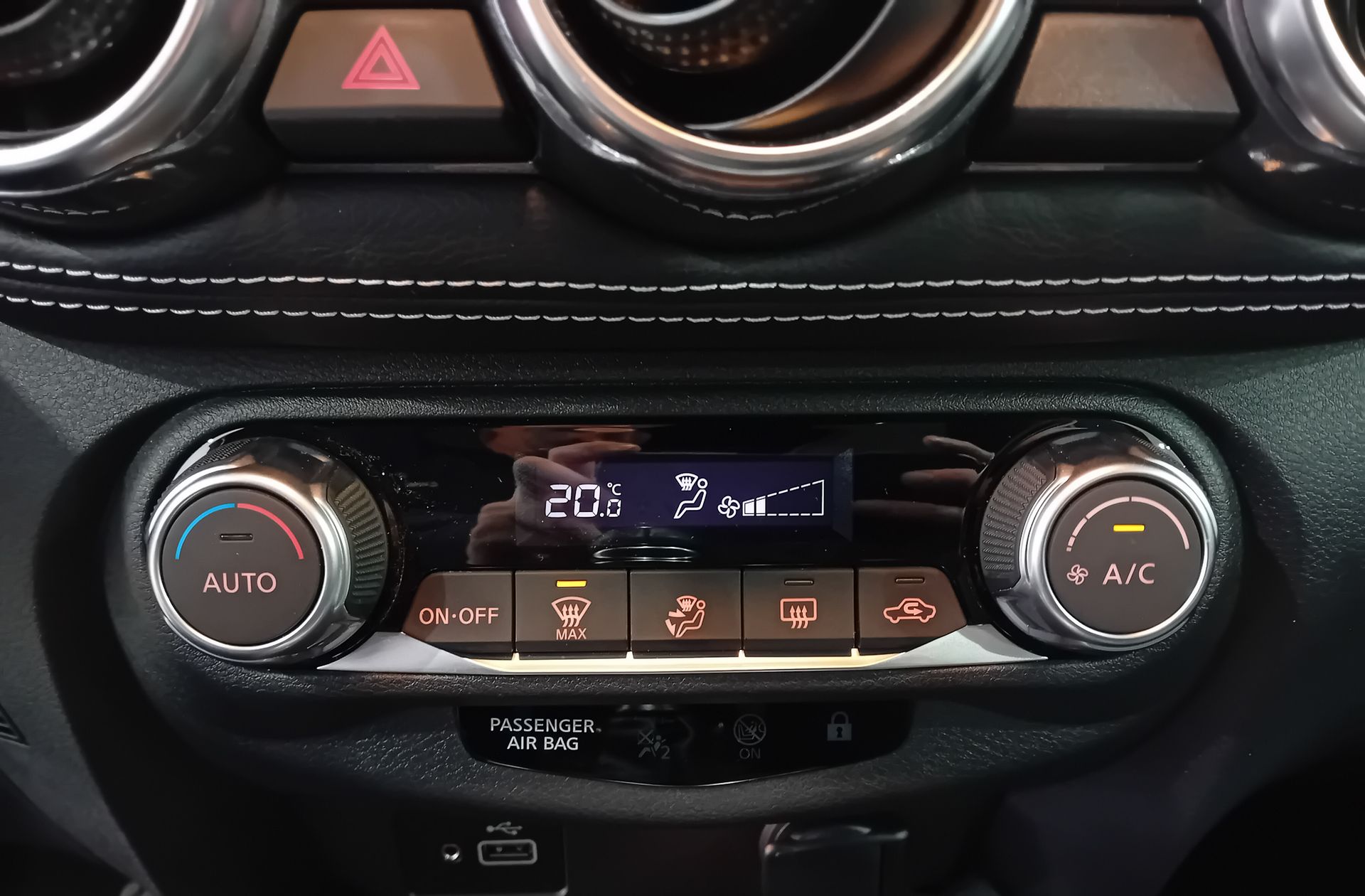 Nissan Juke DIG-T 114 N-Design Silver 4x2 - foto 32