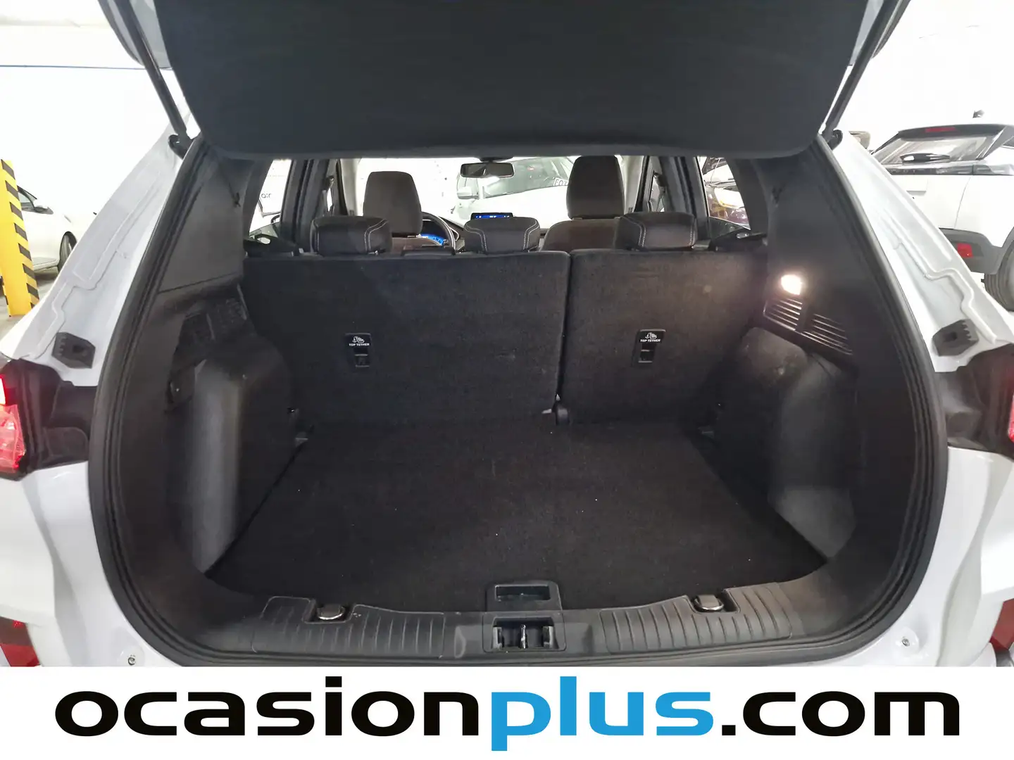 Foto Ford Kuga Ford Kuga 1.5 EcoBlue Titanium (120 CV)