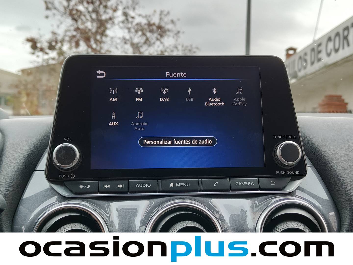 Foto Nissan JUKE Nissan Juke DIG-T N-Connecta 4x2 (114 CV)