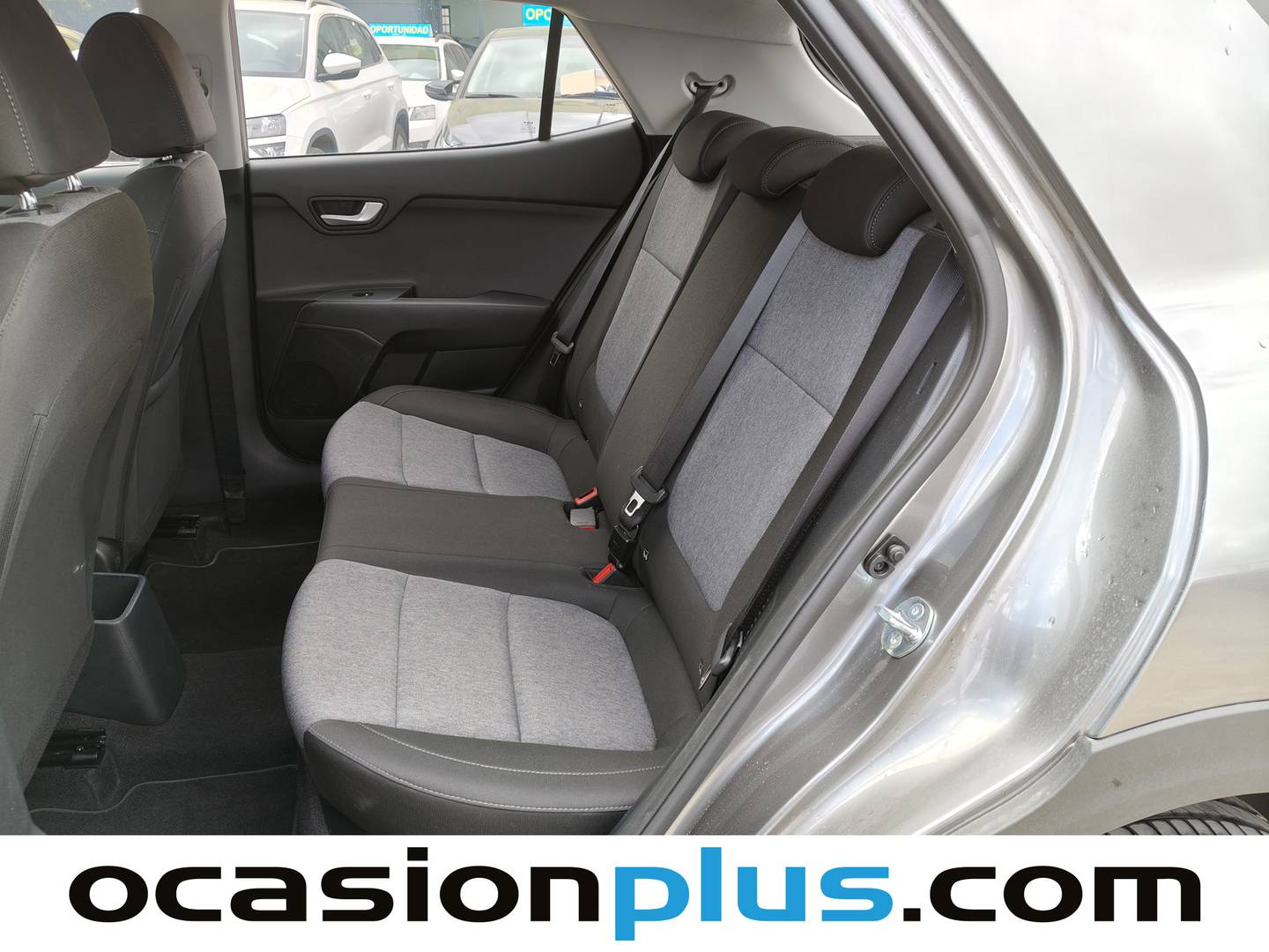 Foto asientos traseros KIA Stonic KIA Stonic 1.0 T-GDi MHEV MT Concept (100 CV)