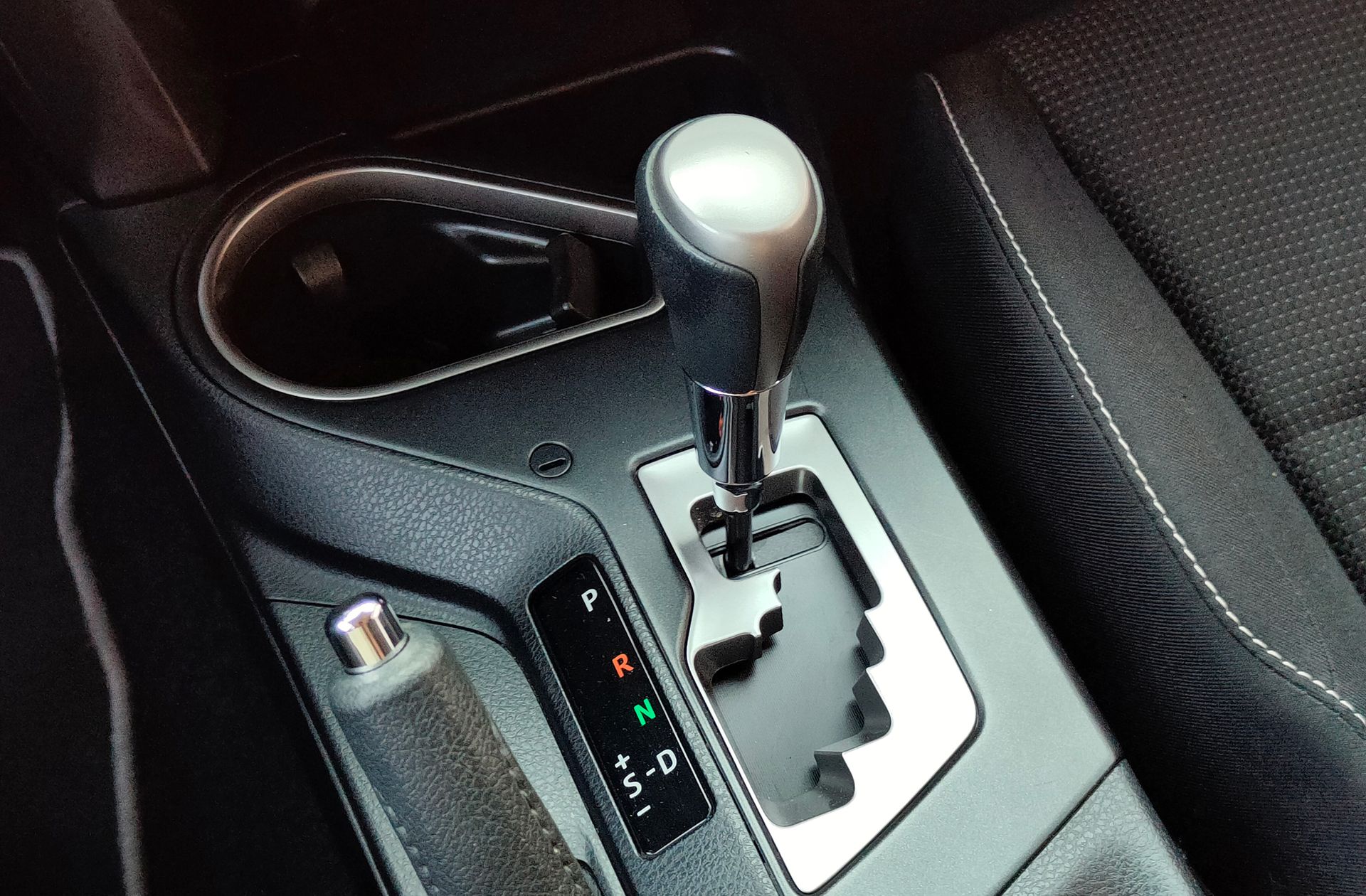 Toyota RAV4 2.5l hybrid Advance 2WD - foto 5