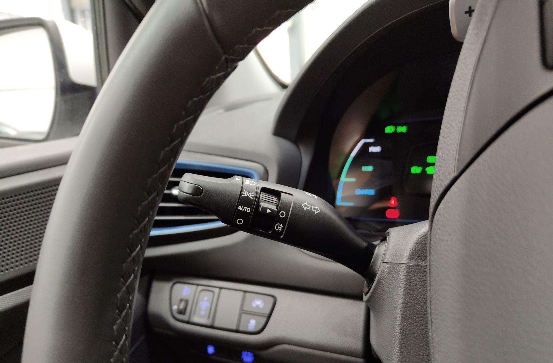 Hyundai Ioniq 1.6 GDI HEV Klass DT - foto 25