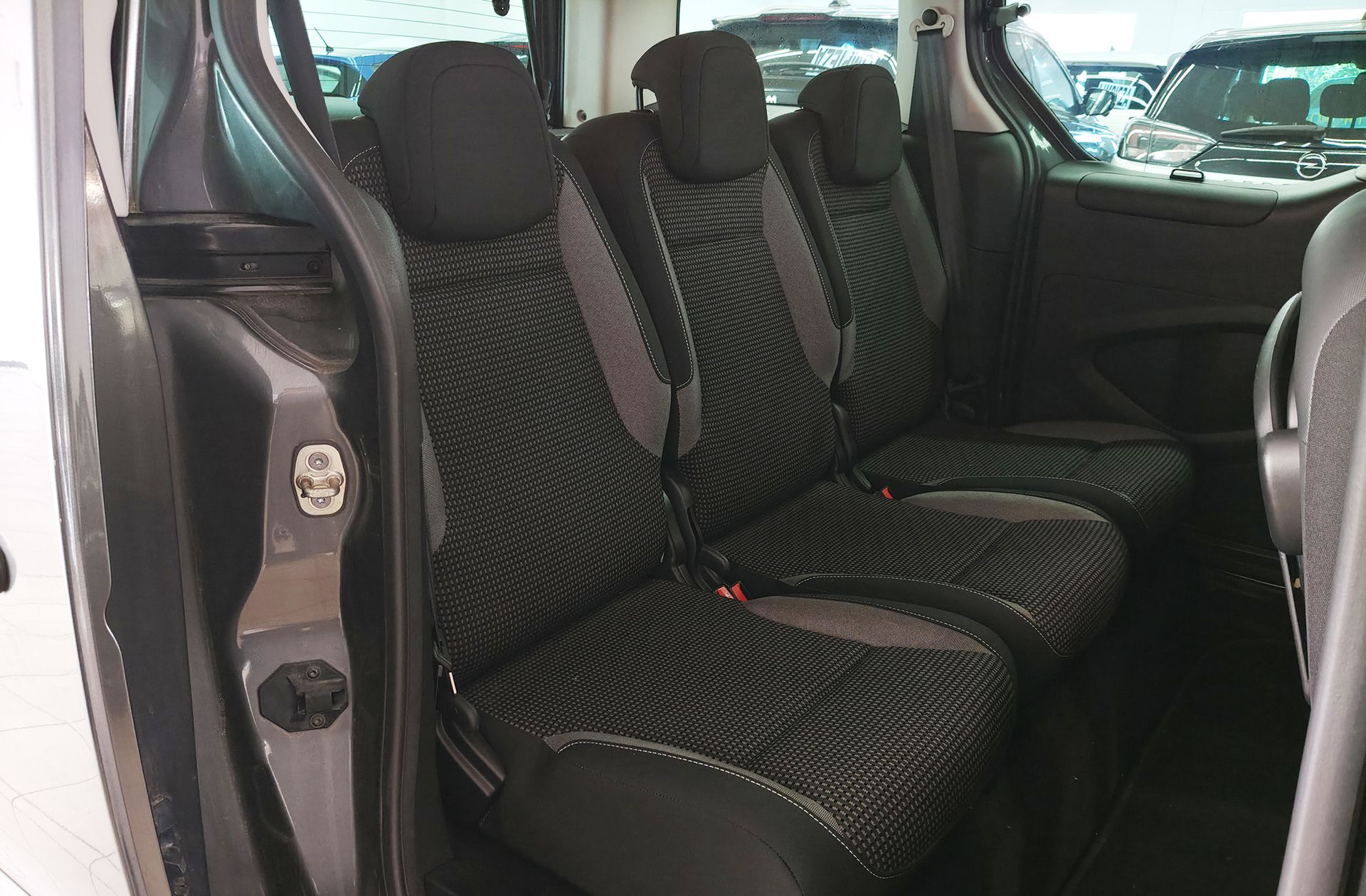 Peugeot Partner Tepee Combi 1.2 PureTech Adventure Edition - foto 16