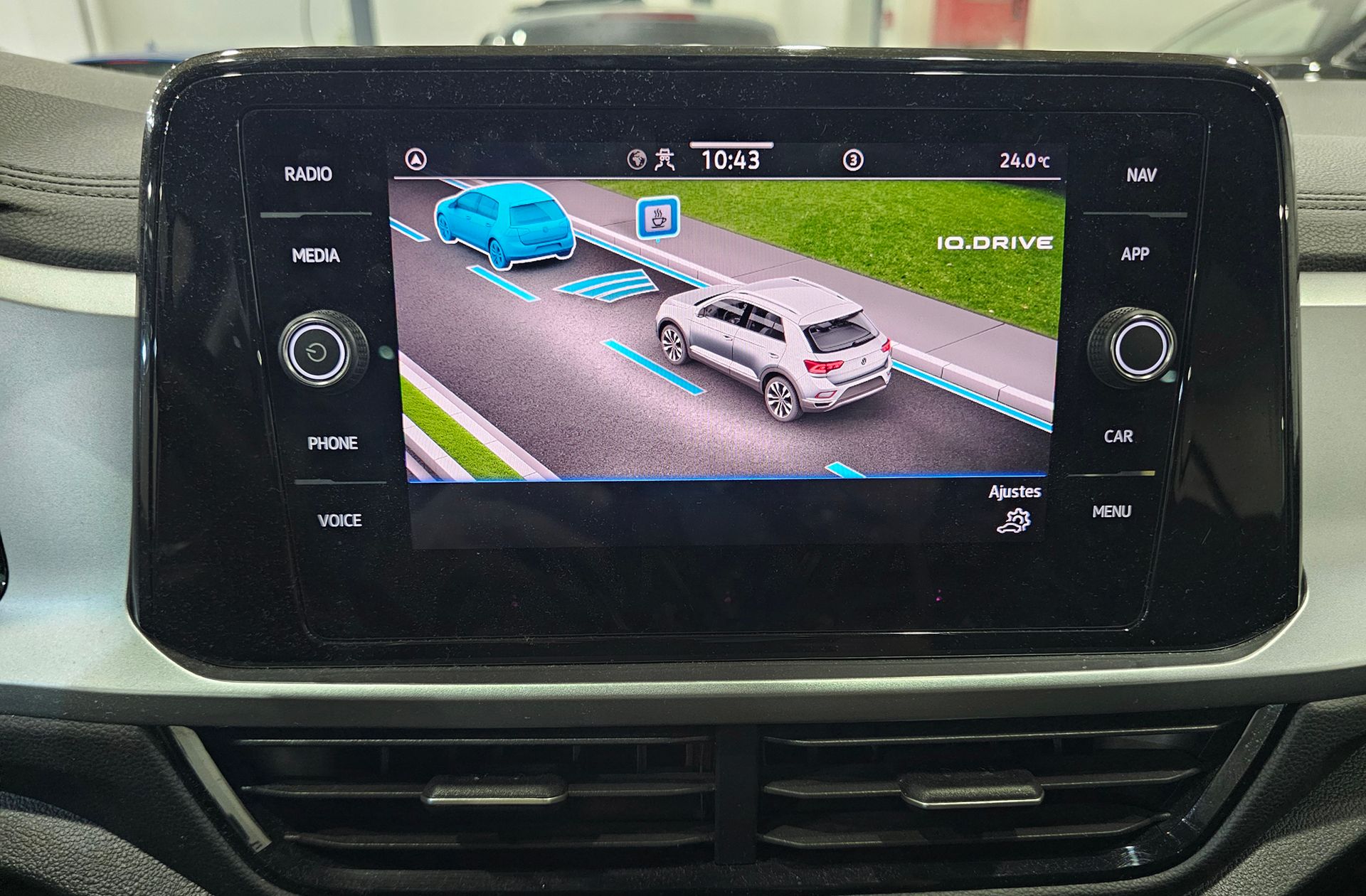 Volkswagen T-Roc Life 2.0 TDI - foto 8