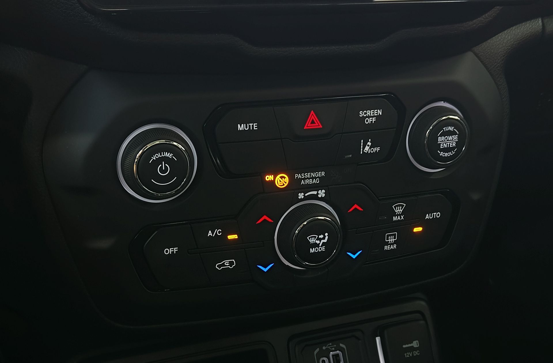 Jeep Renegade eHybrid 1.5 Limited ATX - foto 30