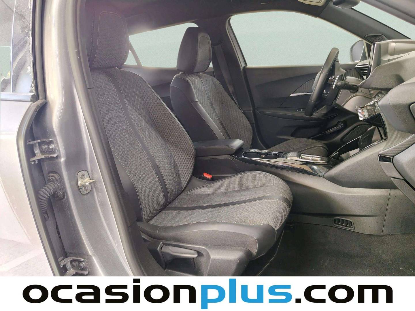Peugeot 2008 Peugeot 2008 Allure Hybrid eDCS6 (145 CV) km 0