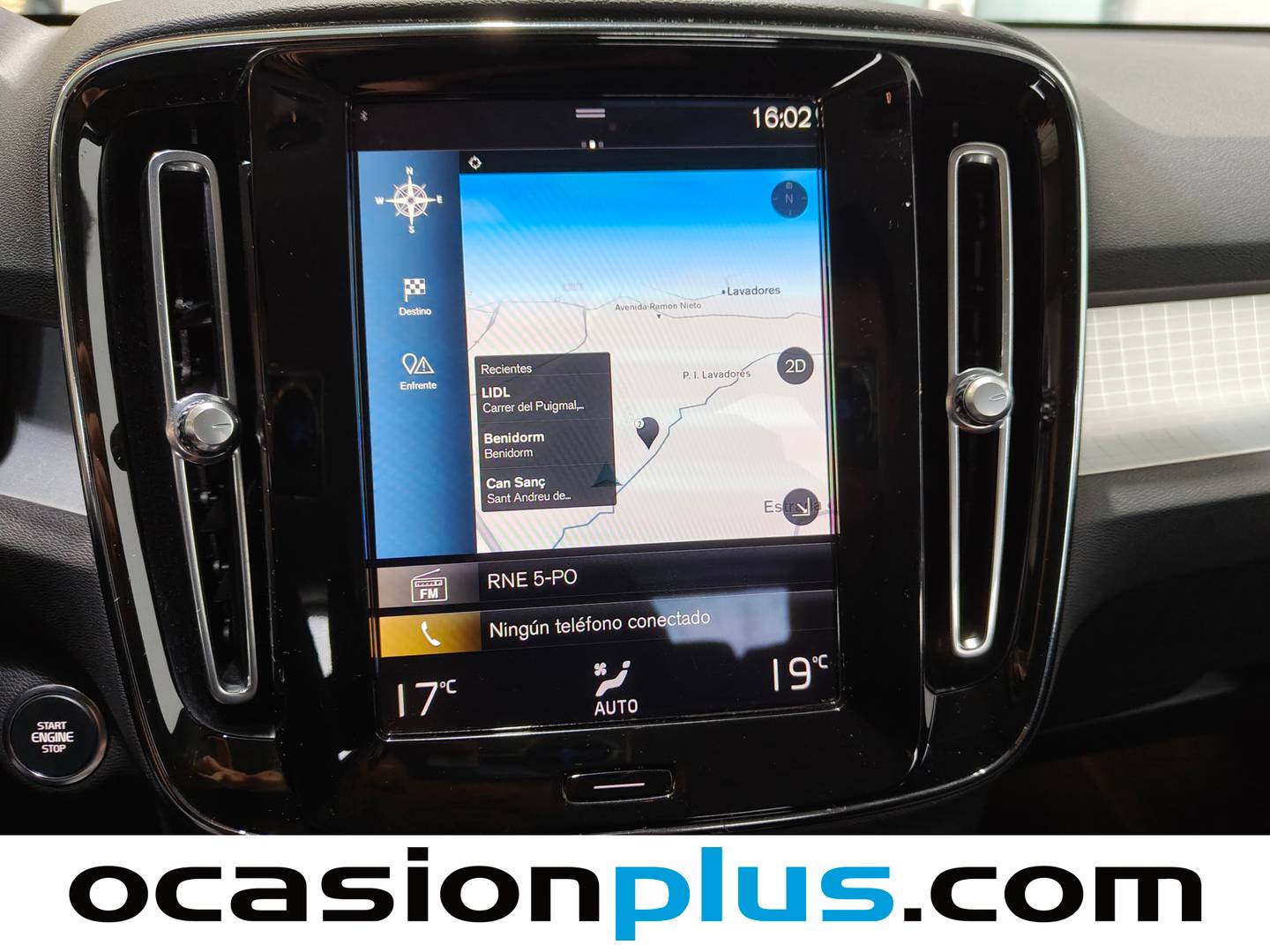 Equipamiento del Volvo XC40 Volvo XC40 B4 G Momentum Pro AWD Auto (197 CV)