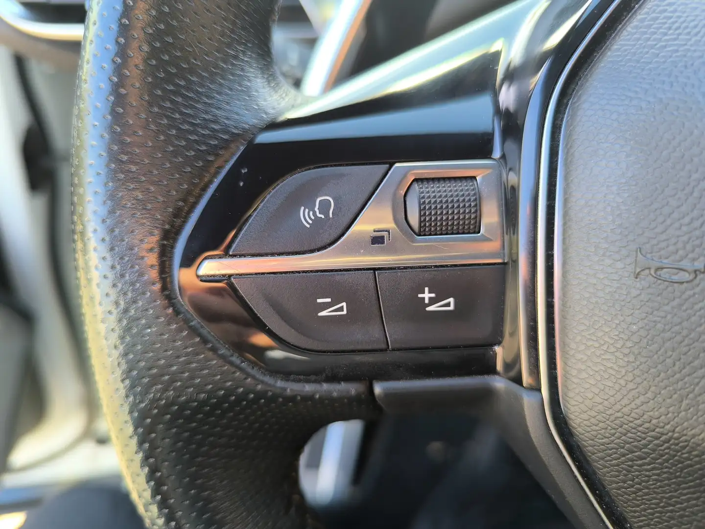 Foto Peugeot 3008 Peugeot 3008 PureTech 180 GT Line EAT8 (180 CV)