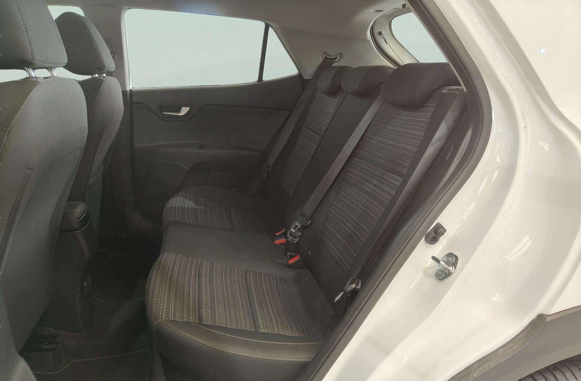 Kia Stonic 1.0 T-GDi MHEV Drive - foto 14