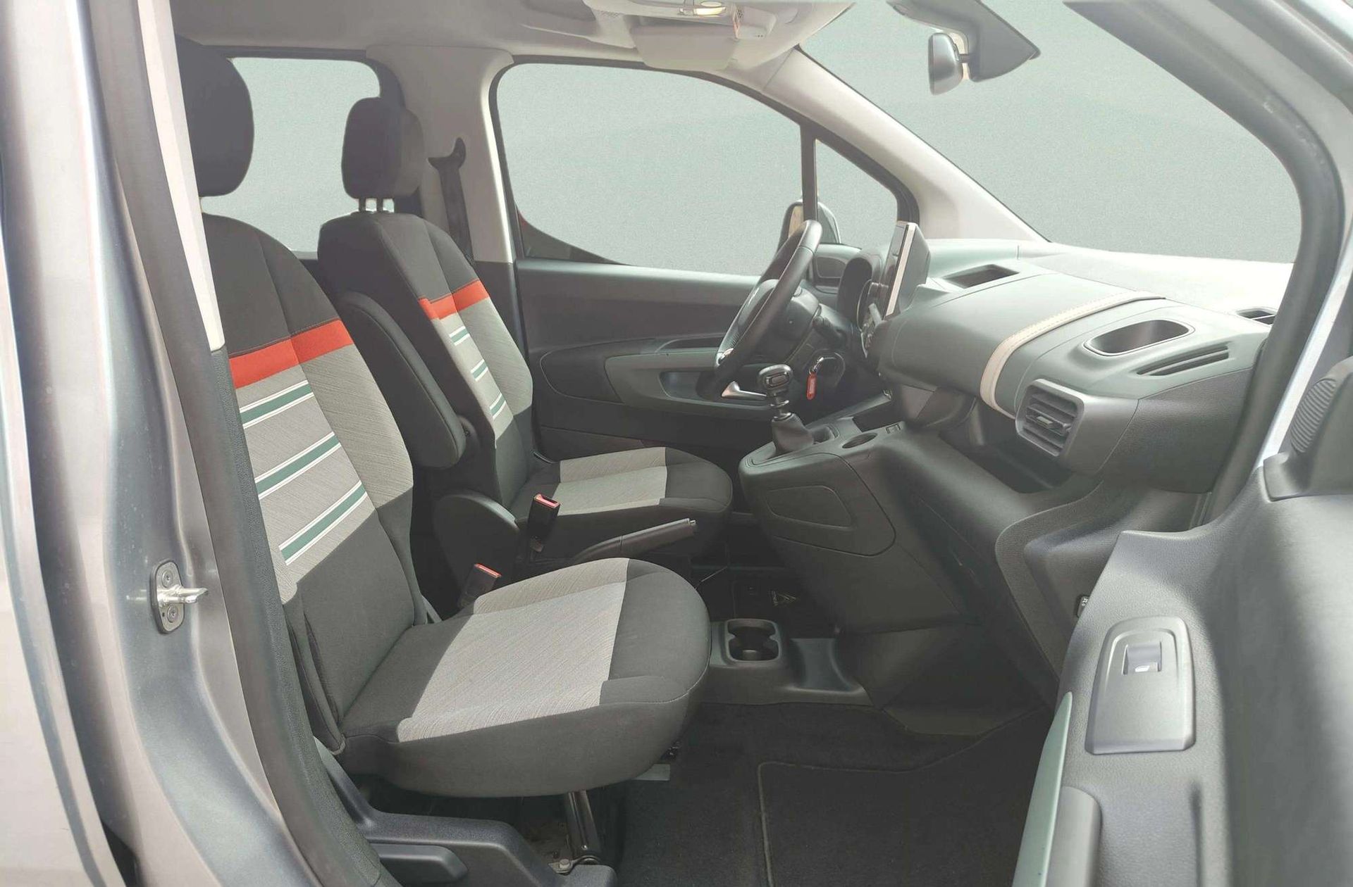 Citroën Berlingo BlueHDi 130 Talla XL Shine - foto 17