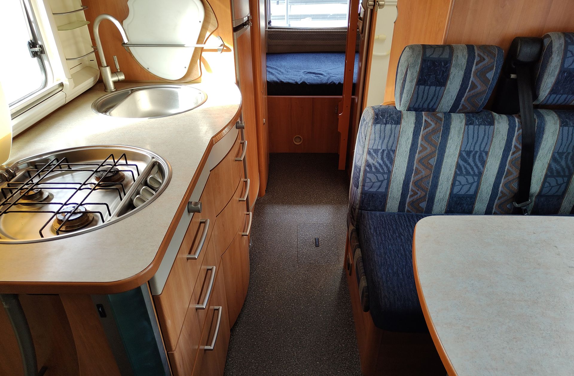 Hymer B 694 2.8D 4 plazas - foto 23