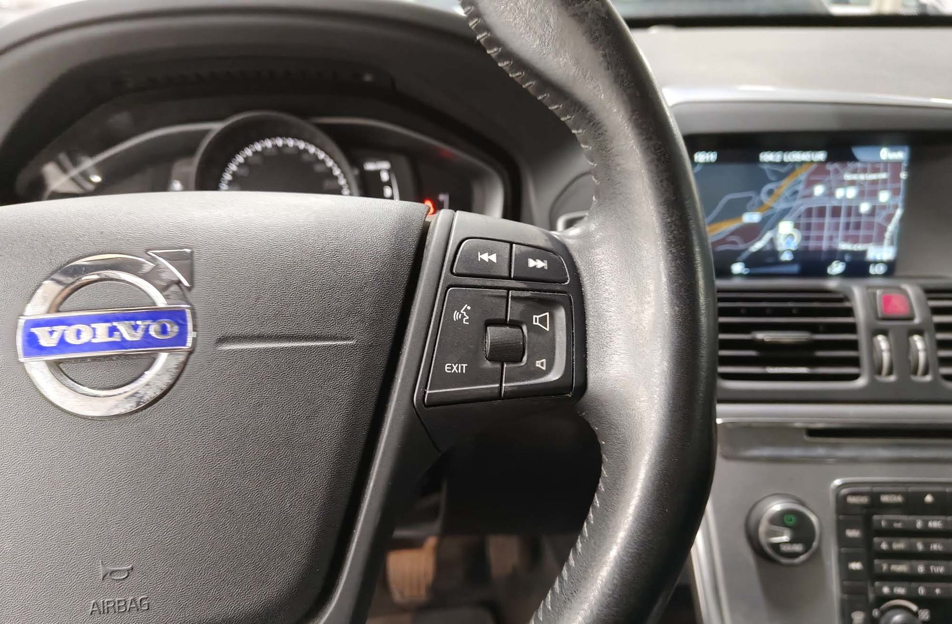 Volvo XC60 D3 Kinetic - foto 27