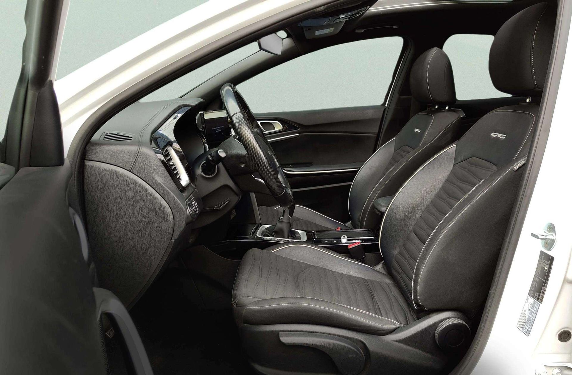 Kia XCeed 1.5 MHEV GT-line - foto 15