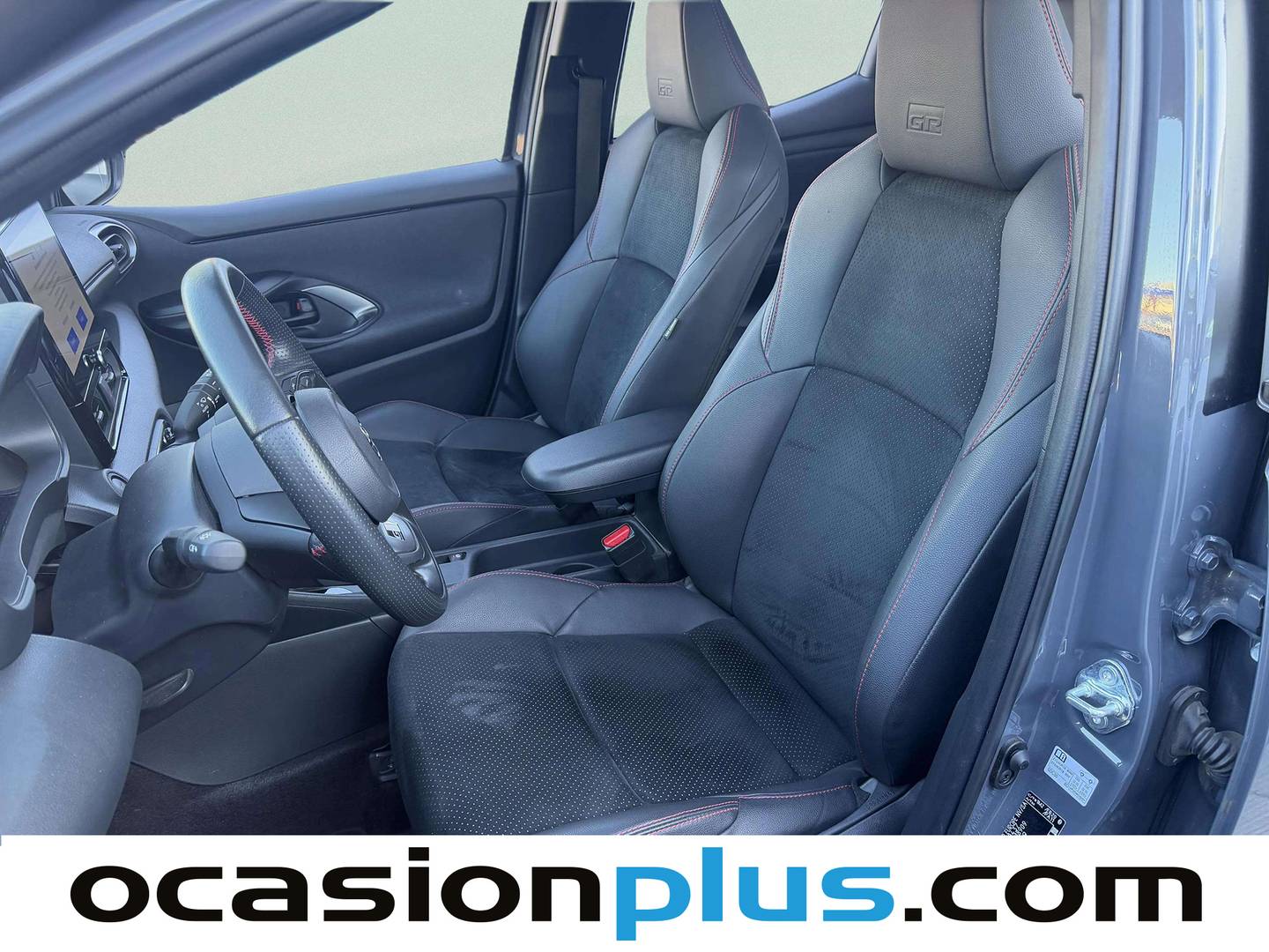 Foto asientos delanteros Toyota Yaris Toyota Yaris 130H GR Sport Plus (130 CV)