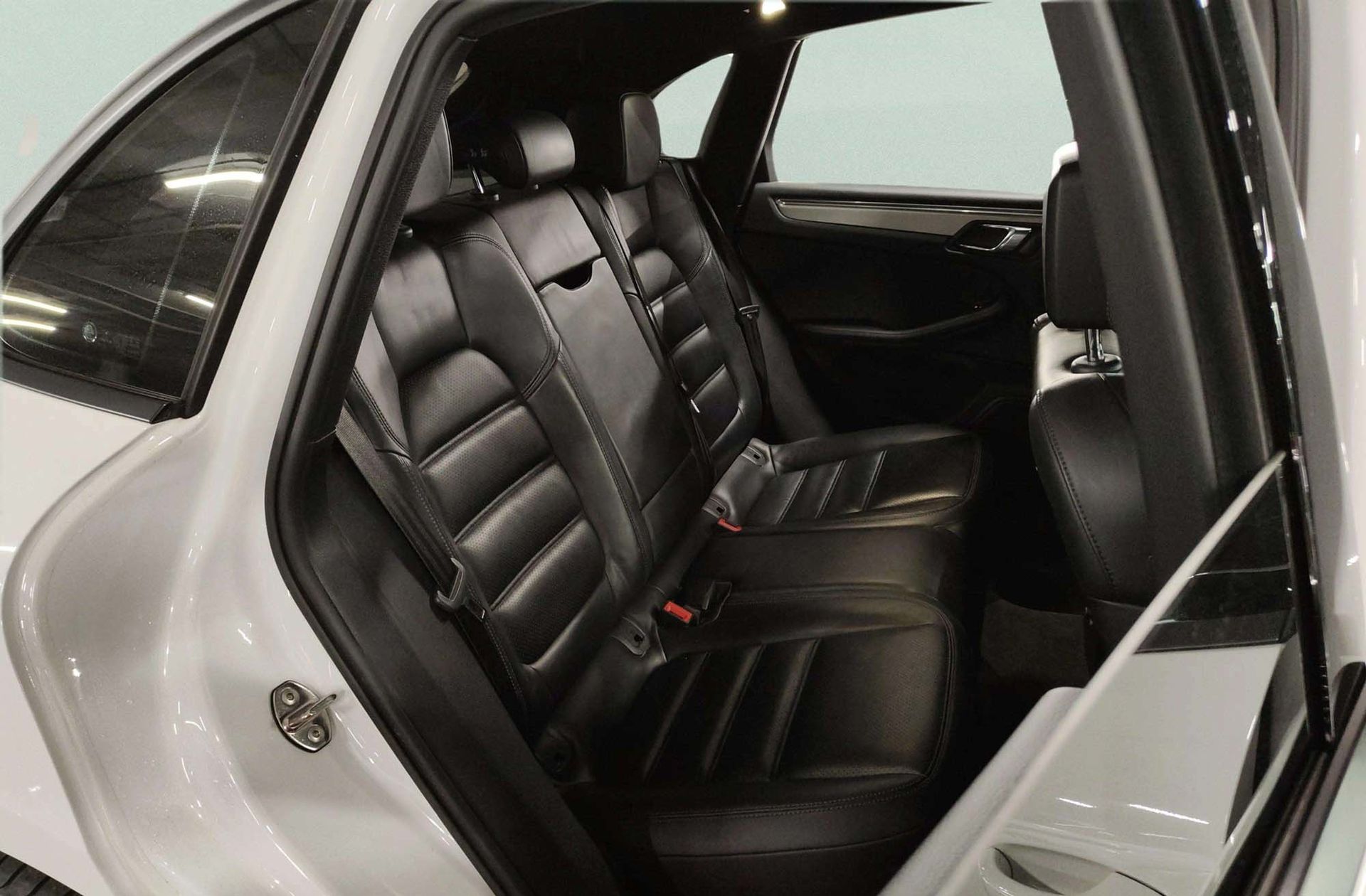 Porsche Macan Turbo - foto 22