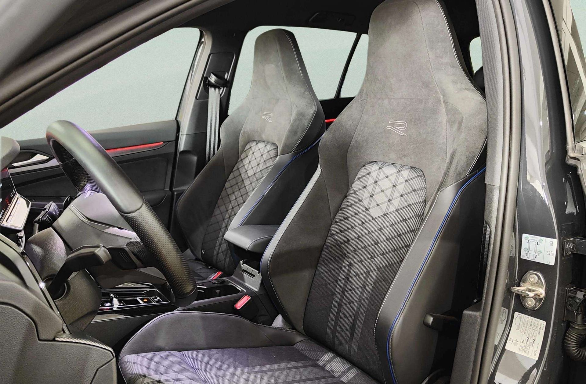 Volkswagen Golf R-Line 2.0 TDI DSG - foto 13