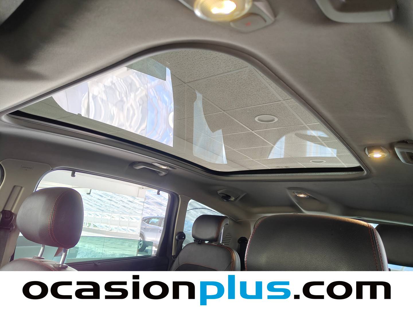 Extras y acabados del Ford S-MAX Ford S-MAX 2.0 TDCI Titanium S Powershift 120 kW (163 CV) 7 Plazas