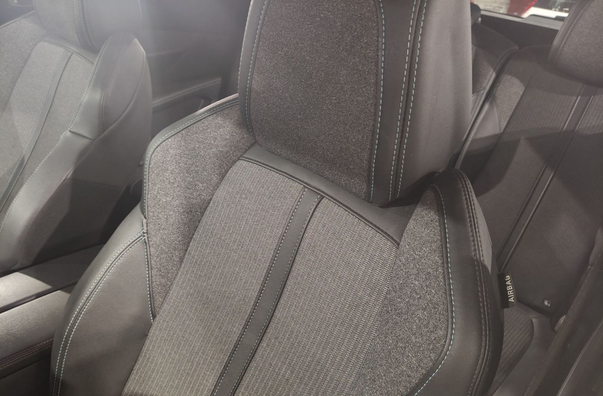 Peugeot 5008 PureTech 130 Allure Pack EAT8 7 plazas - foto 14