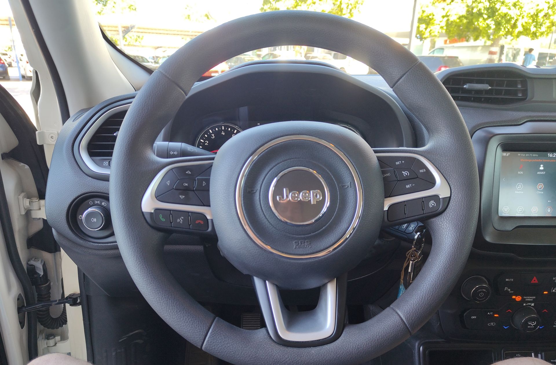 Jeep Renegade 1.0G Sport Plus 4x2 - foto 18