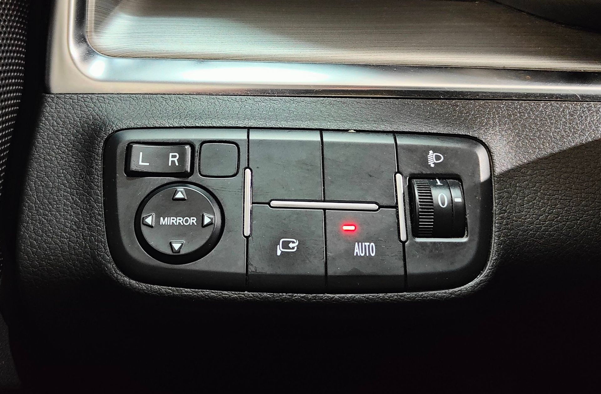 SWM G01 1.5T Luxury - foto 14