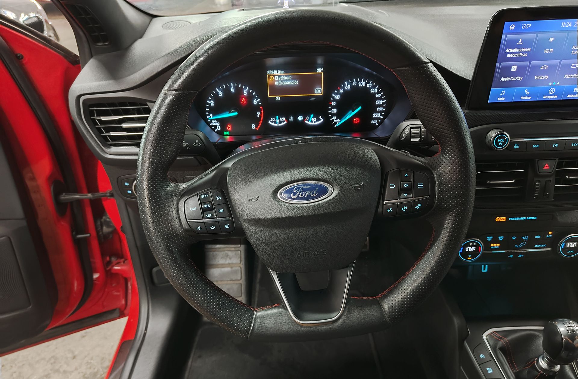 Ford Focus 1.0 EcoBoost ST-Line - foto 25