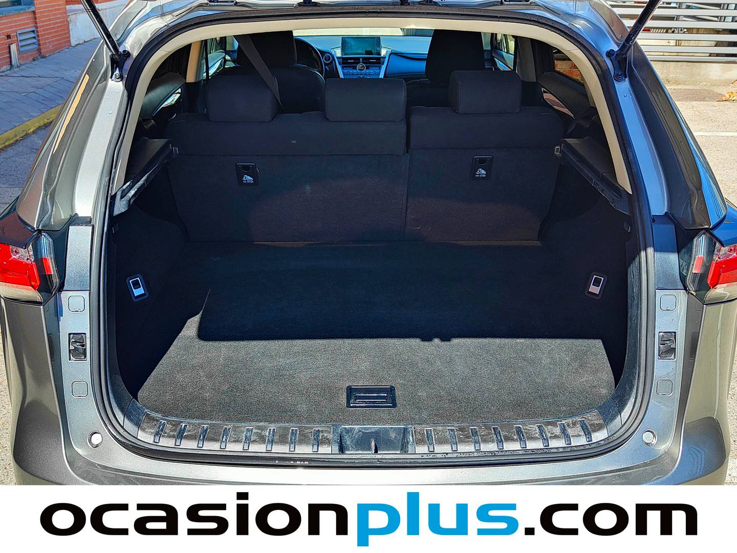 Fotos maletero Lexus NX Lexus NX 300h Corporate 2WD (197 CV)