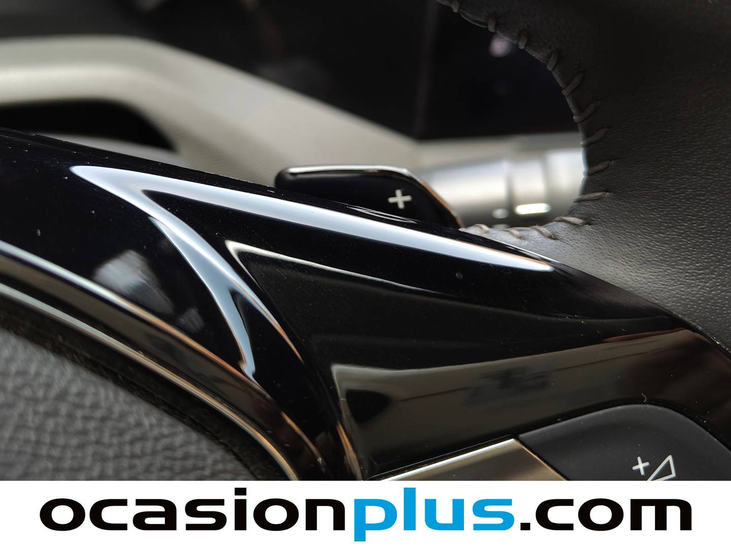 Peugeot 408 Peugeot 408 Allure Hybrid 145 eDCS6 107 kW (145 CV) seminuevo