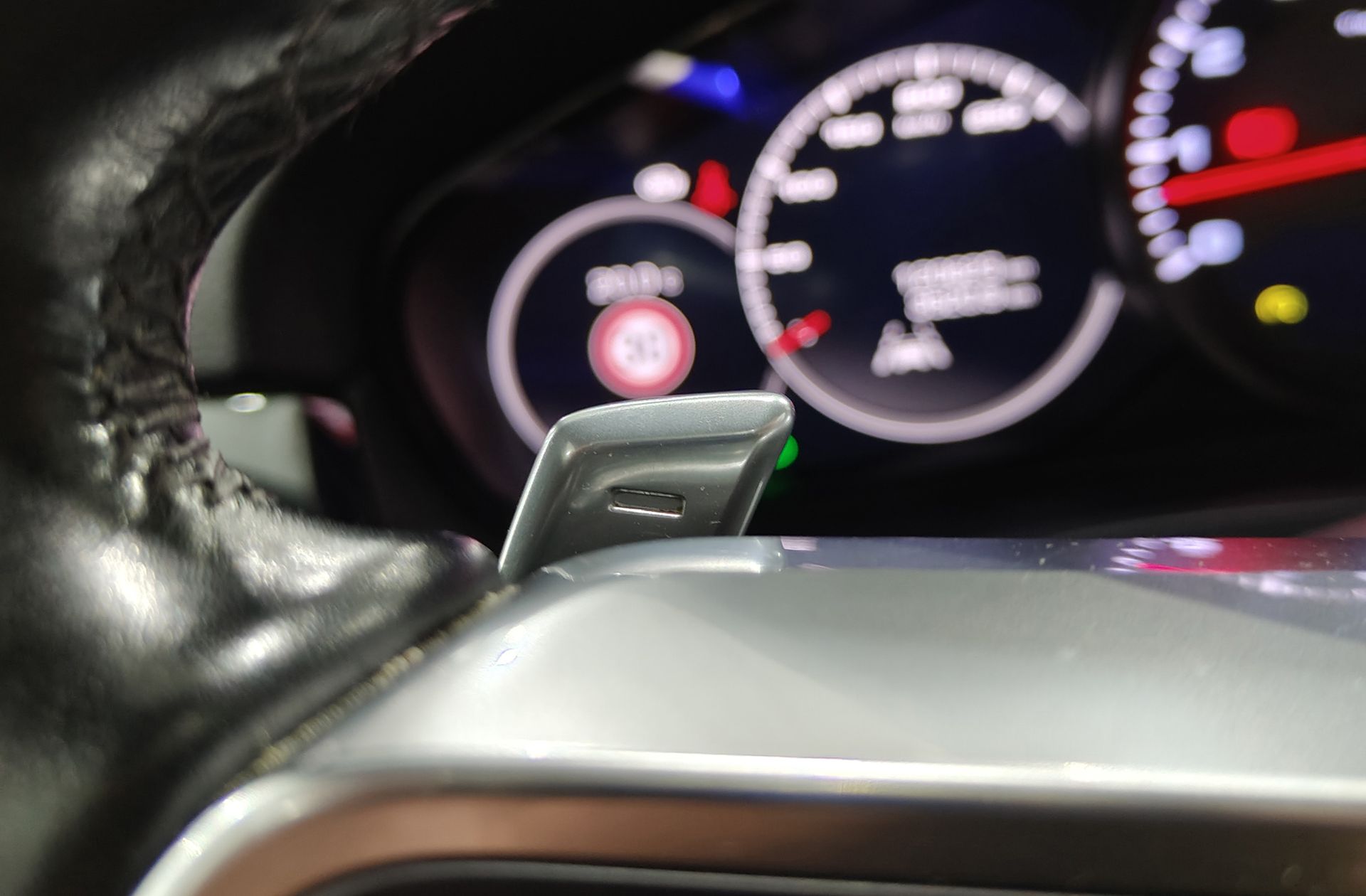 Porsche Cayenne - foto 32