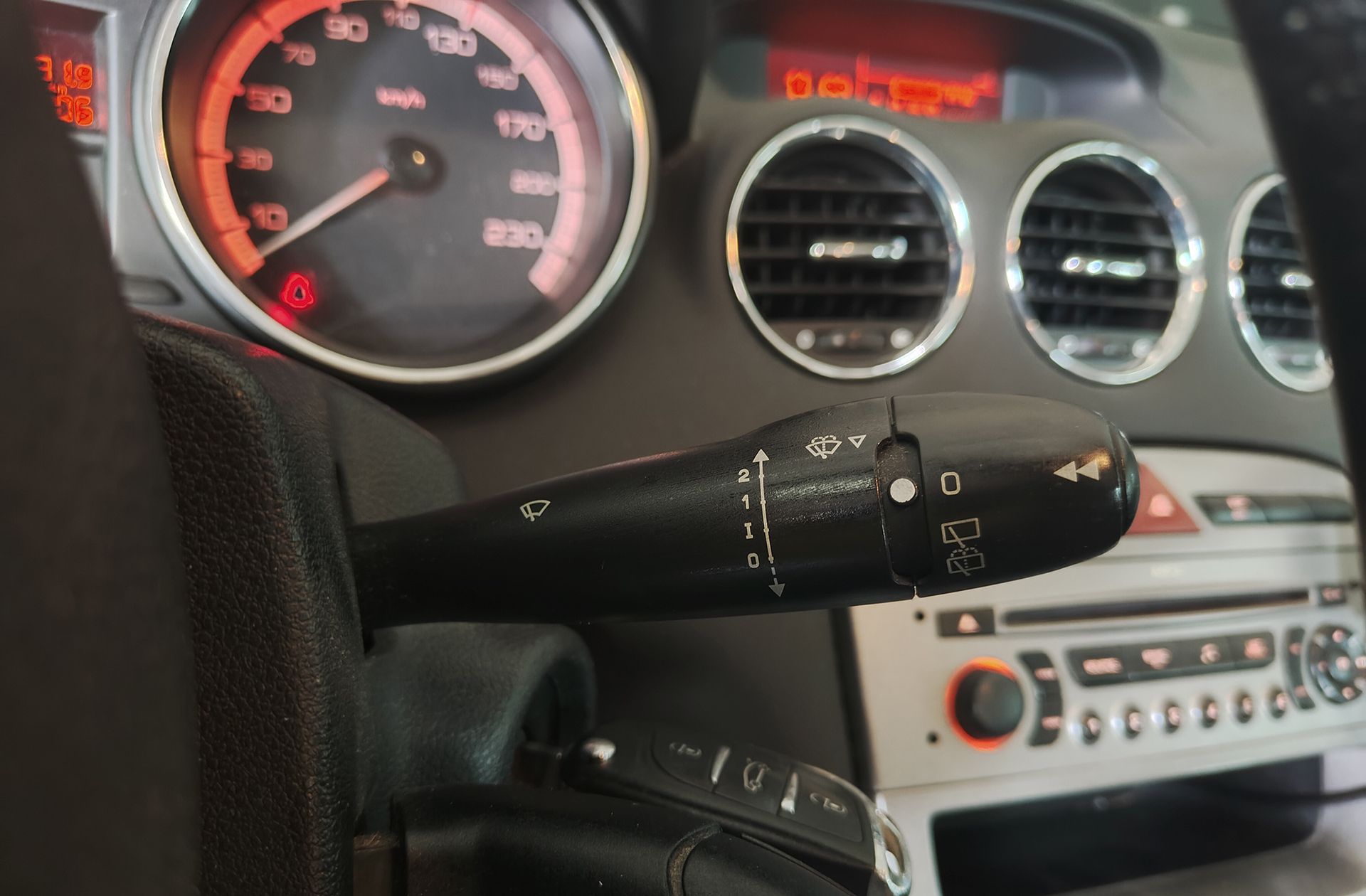 Peugeot 308 1.6 HDi FAP Sport - foto 23