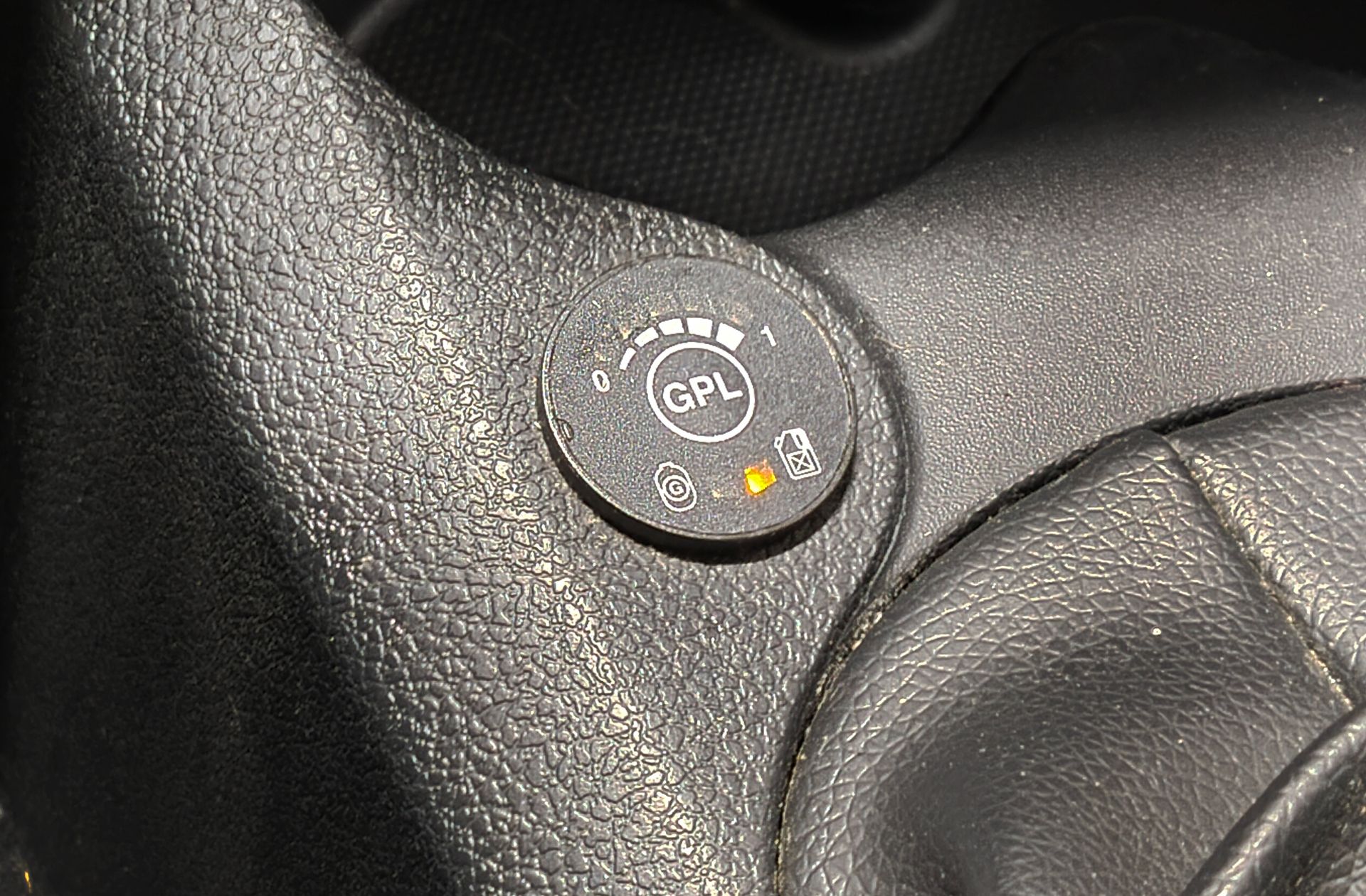 Dacia Sandero Serie Limitada Xplore TCe GLP - foto 8