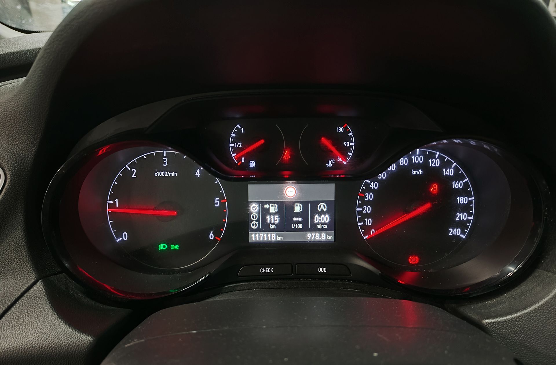 Opel Grandland 1.6 CDTi Business - foto 19
