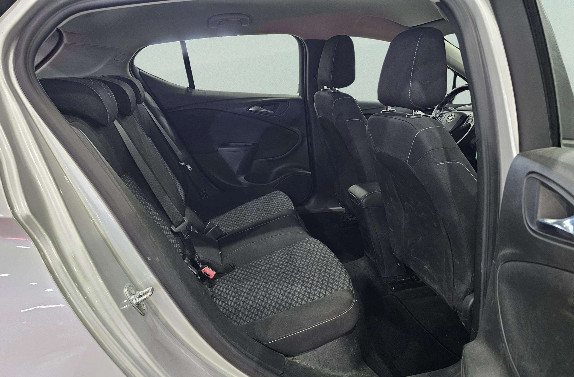 Opel Astra 1.6 CDTI Selective - foto 14