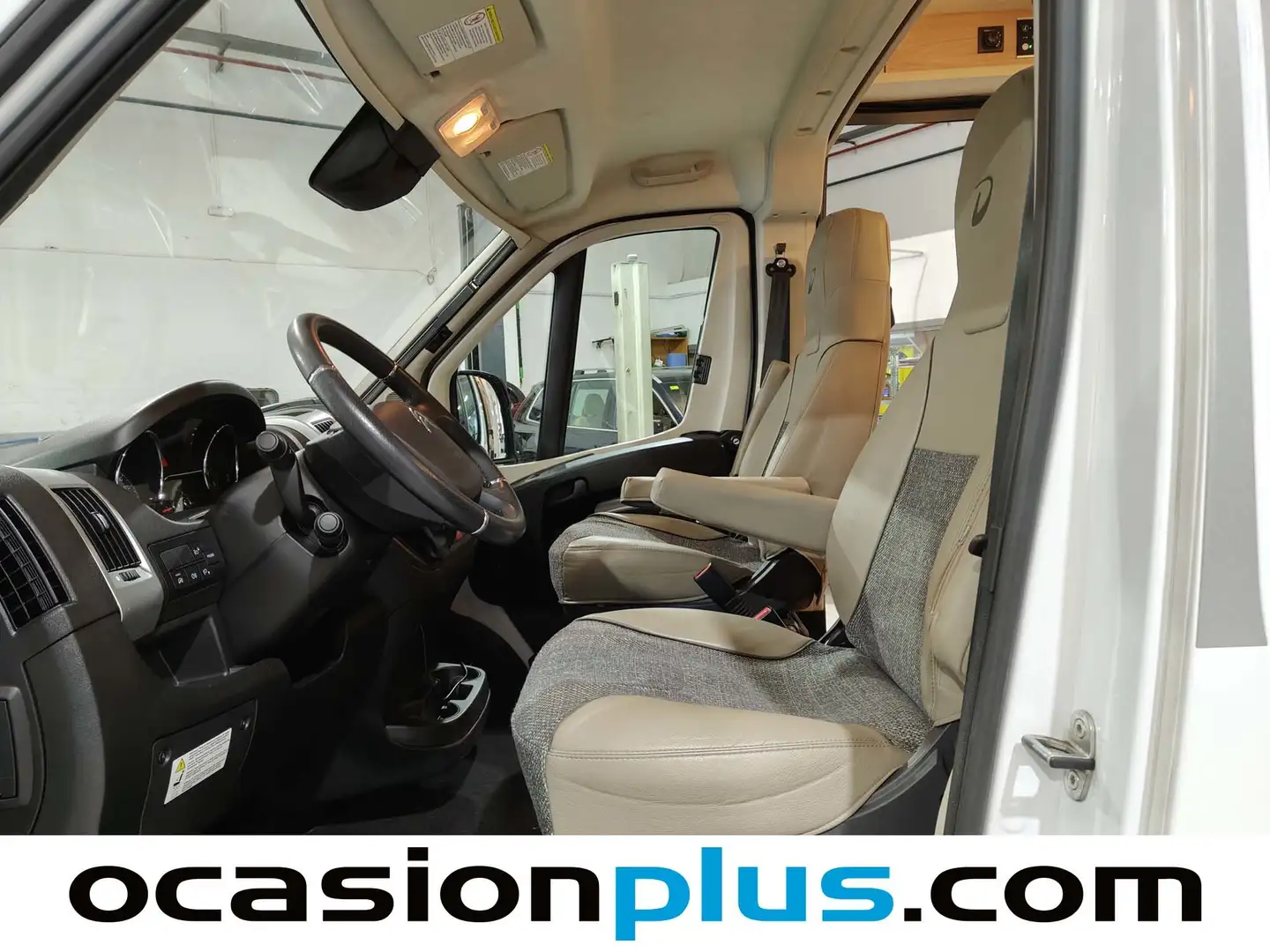 Foto Citroën Dethleffs Globetrail 640 DB 103KW (140 CV) Citroën Dethleffs Globetrail 640 DB 103KW (140 CV) 640 DB  Edition 90  (140 CV) ( 4 Plazas )