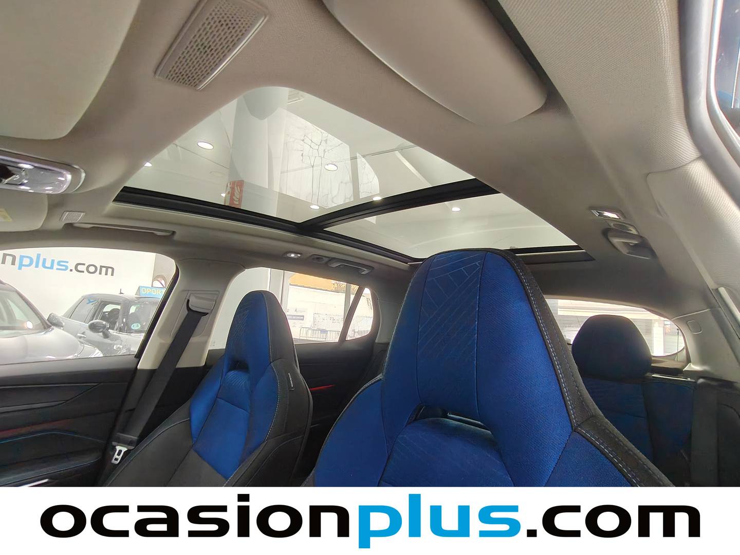 Extras y acabados del Lynk & Co 01 Lynk & Co 01 1.5 PHEV (261 CV)