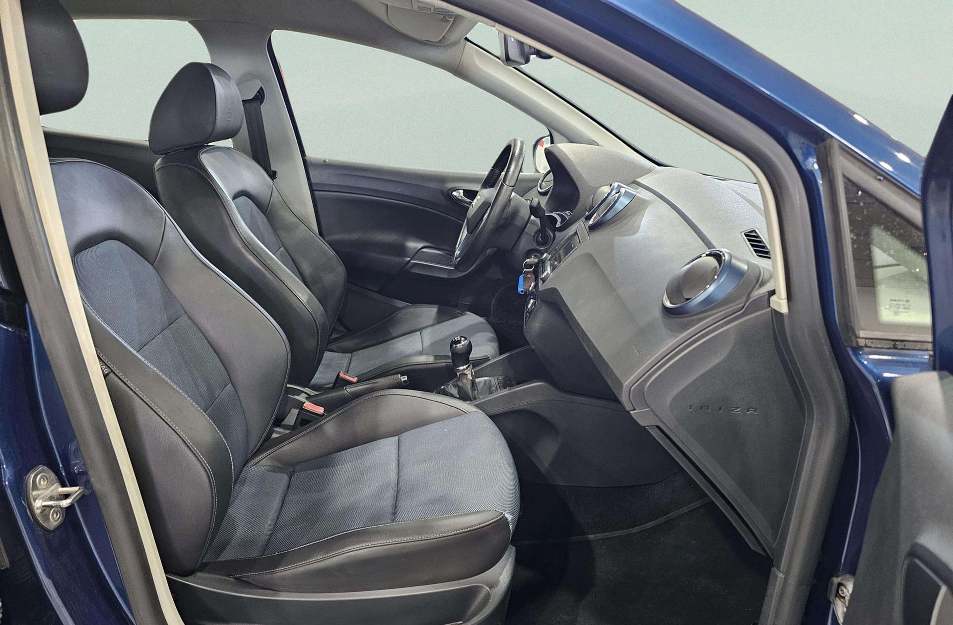 SEAT Ibiza 1.4 TDI Style Connect - foto 15