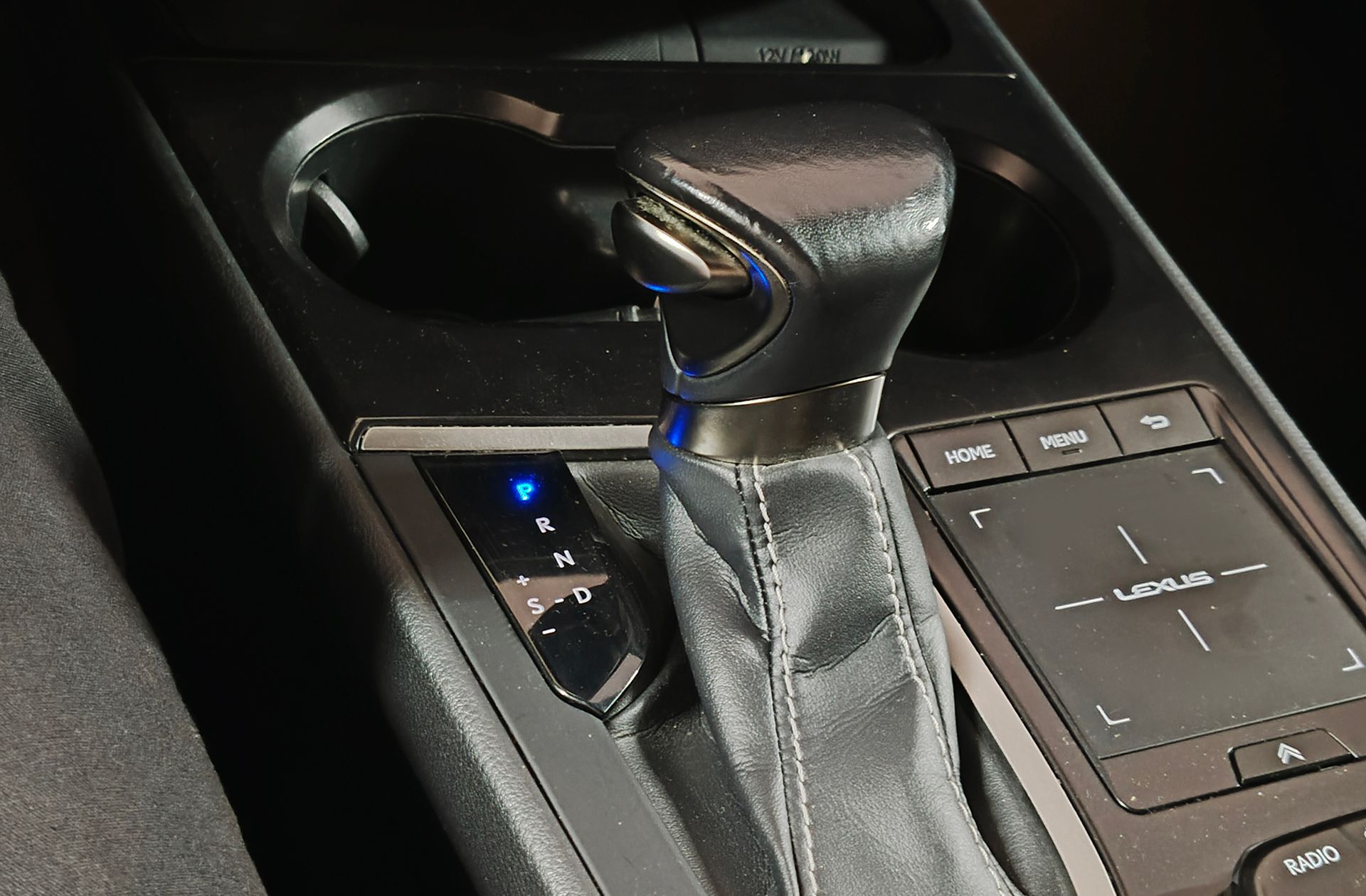 Lexus UX 250h Business 2WD - foto 5